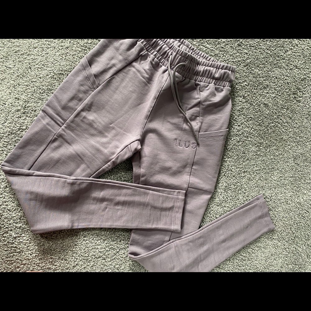 ILUS LABEL joggers